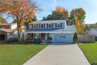 3869 Edgepark Dr, North Olmsted, OH 44070