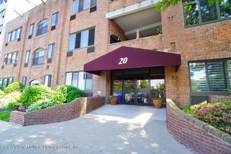 20 Bay Street Landing Unit 1J, Staten Island, NY 10301