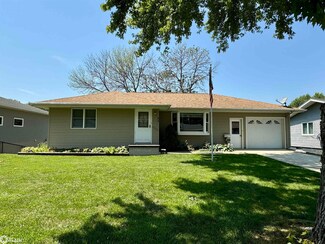 107 3rd Ave, Audubon, IA 50025