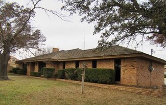 2300 Bismarck St, Vernon, TX 76384