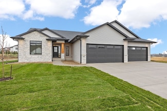 5321 Silver Rock Dr, Marion, IA 52302