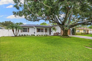 4090 14th Ln NE, Saint Petersburg, FL 33703