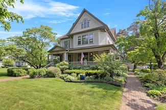 1502 1st St, Menominee, MI 49858