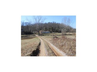 1228 Bull Run Rd, Waverly, WV 26184