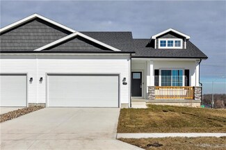16701 Walnut Meadows Dr, Waukee, IA 50263