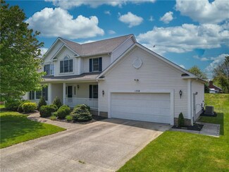 1258 Shady Lakes Dr, Kent, OH 44240