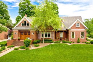 8909 Linn Station Rd, Louisville, KY 40222
