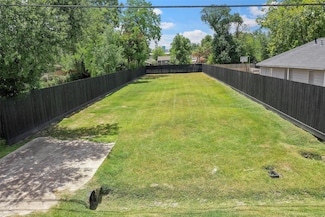 213 Sylvester Rd, Houston, TX 77009