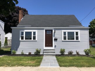 19 N St, Hull, MA 02045