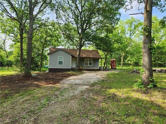 90 Claudette Ln, Lacygne, KS 66040