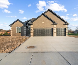 8477 Cobblestone Dr, Newport, MI 48166