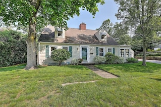 10 Roosevelt Ave, Lincoln, RI 02865