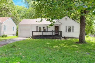 8429 Madison Ave, Kansas City, MO 64114