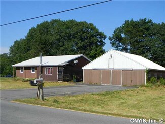 40 Mexico Point Dr, Mexico, NY 13114