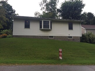 214 W Sheridan Ave, Somerset, OH 43783