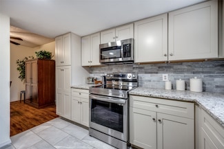 12 Village Green Ct, Denison, TX 75020