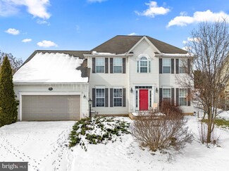 13514 Essex Dr, Hagerstown, MD 21742