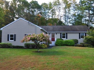 15 Royal Oak Cir, Topsham, ME 04086