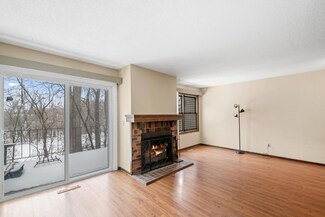 6680 Gretchen Ln N, Saint Paul, MN 55128