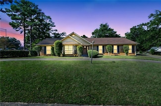624 Highland Woods Dr E, Mobile, AL 36608