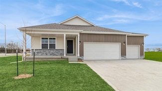 1030 34th St SE, Altoona, IA 50009