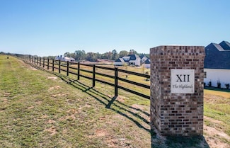 825 Mccleary Dr, Oxford, MS 38655