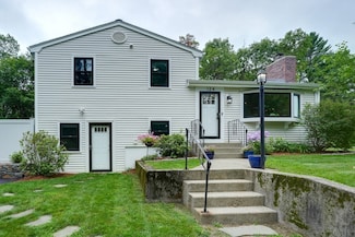 124 South St, Holliston, MA 01746