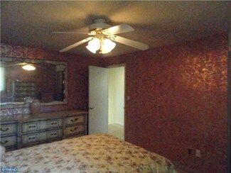 25 Stephen Dr, Glendora, NJ 08029