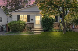 215 N Vermont Ave, Royal Oak, MI 48067