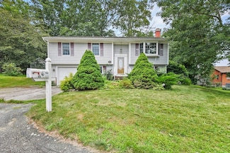 2 Bradley Ct, Fall River, MA 02720