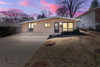 308 Saint Lawrence Dr, Ballwin, MO 63021