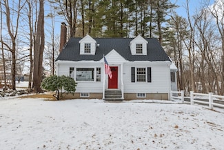692 Pearl St, Reading, MA 01867