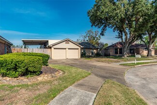 5011 Fairdale St, Pasadena, TX 77505