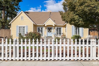 1930 Dracena St, Bakersfield, CA 93304