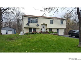 9179 Sunderville Rd, Lyons, NY 14489