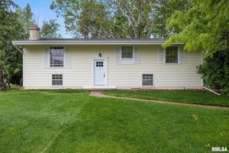 7031 N Patton Ln, Peoria, IL 61614