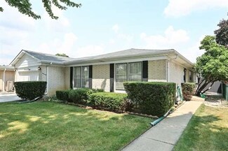 1808 W Magnolia Ln, Mount Prospect, IL 60056