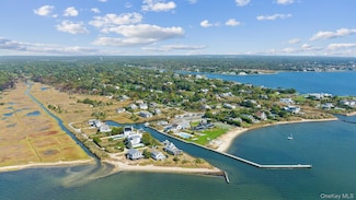 14 Bayview Rd, Remsenburg, NY 11960