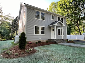 176 Burnt Plains Rd, Milford, CT 06461