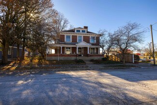 517 E Charles St, Muncie, IN 47305
