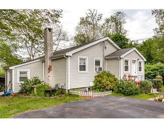 22 Greenmount St, Randolph, MA 02368