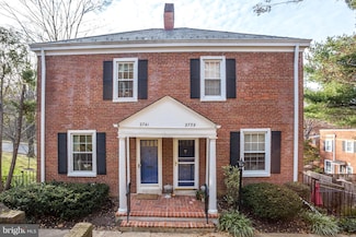 2741 S Buchanan St, Arlington, VA 22206
