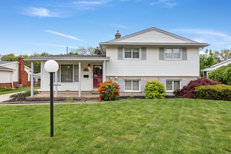 37094 Vincent St, Westland, MI 48186