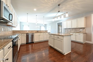 197 W Paige Wynd Dr, Angier, NC 27501