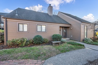 81 Hollister Way N, Glastonbury, CT 06033