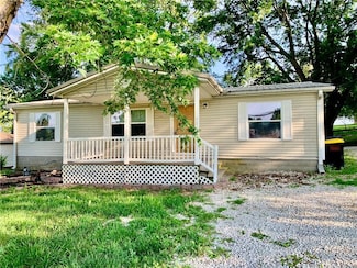 902 W Nelson St, Savannah, MO 64485