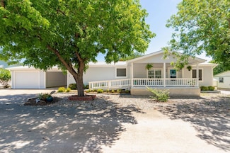 103 White Oak St, Ingram, TX 78025