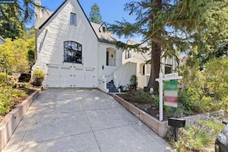 1048 Leo Way, Oakland, CA 94611