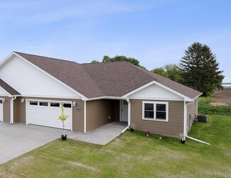 712 Roosevelt St, Baraboo, WI 53913