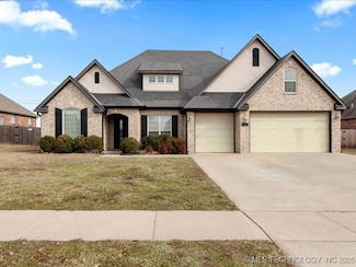 2702 Waterford Ct, Bartlesville, OK 74006